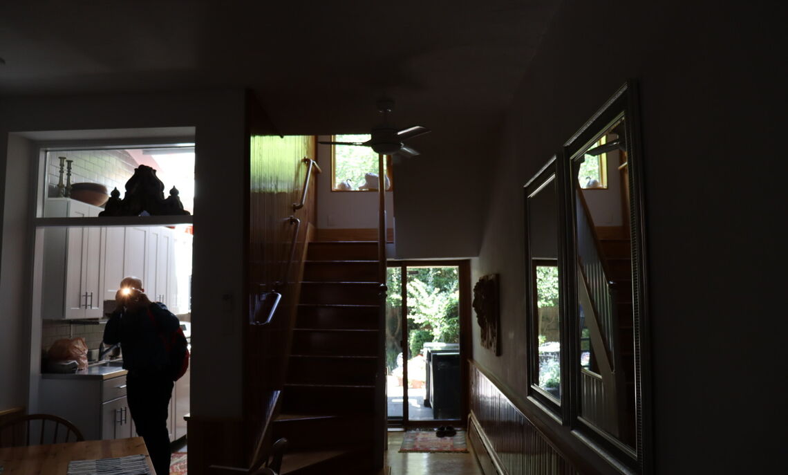 Photographing the interior of an 1810s historic house on Gaskill Street, renovated in the 1960s