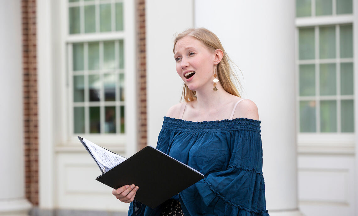 Junior vocalist Eva Hirsch and sophomore cellist Elizabeth Chapman provided the ceremony's musical interludes.