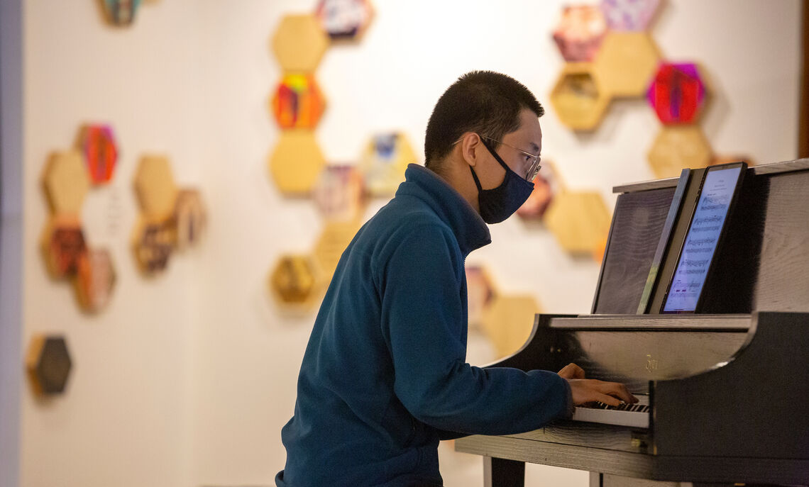 Jihang Dai '22 performs during Music Night at the Phillips Museum of Art.