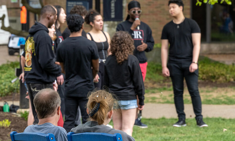 An a cappella performance on Hartman Green during Admitted Student Weekend.
