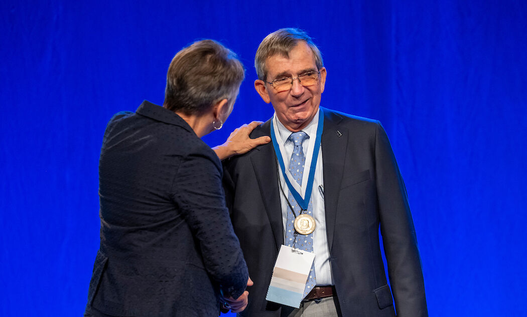 F&M President Barbara Altmann with Robert B. Falk, Jr., M.D., '67, recipient of the Nevonian Medal, presented to an alumnus who has exhibited extraordinary and sustained dedication to the College.